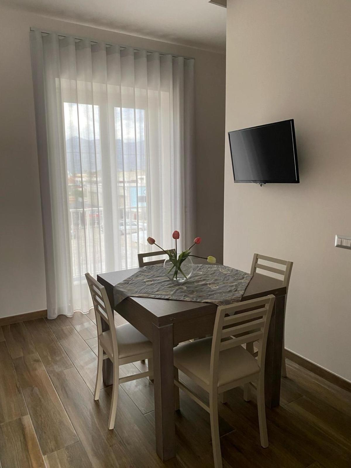 Villa Rose Apartments Sant'Egidio del Monte Albino 外观 照片